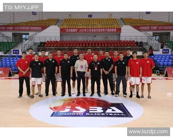 南京篮球队在篮球团队协作排行榜中荣获第4名展现出色团队精神与默契配合